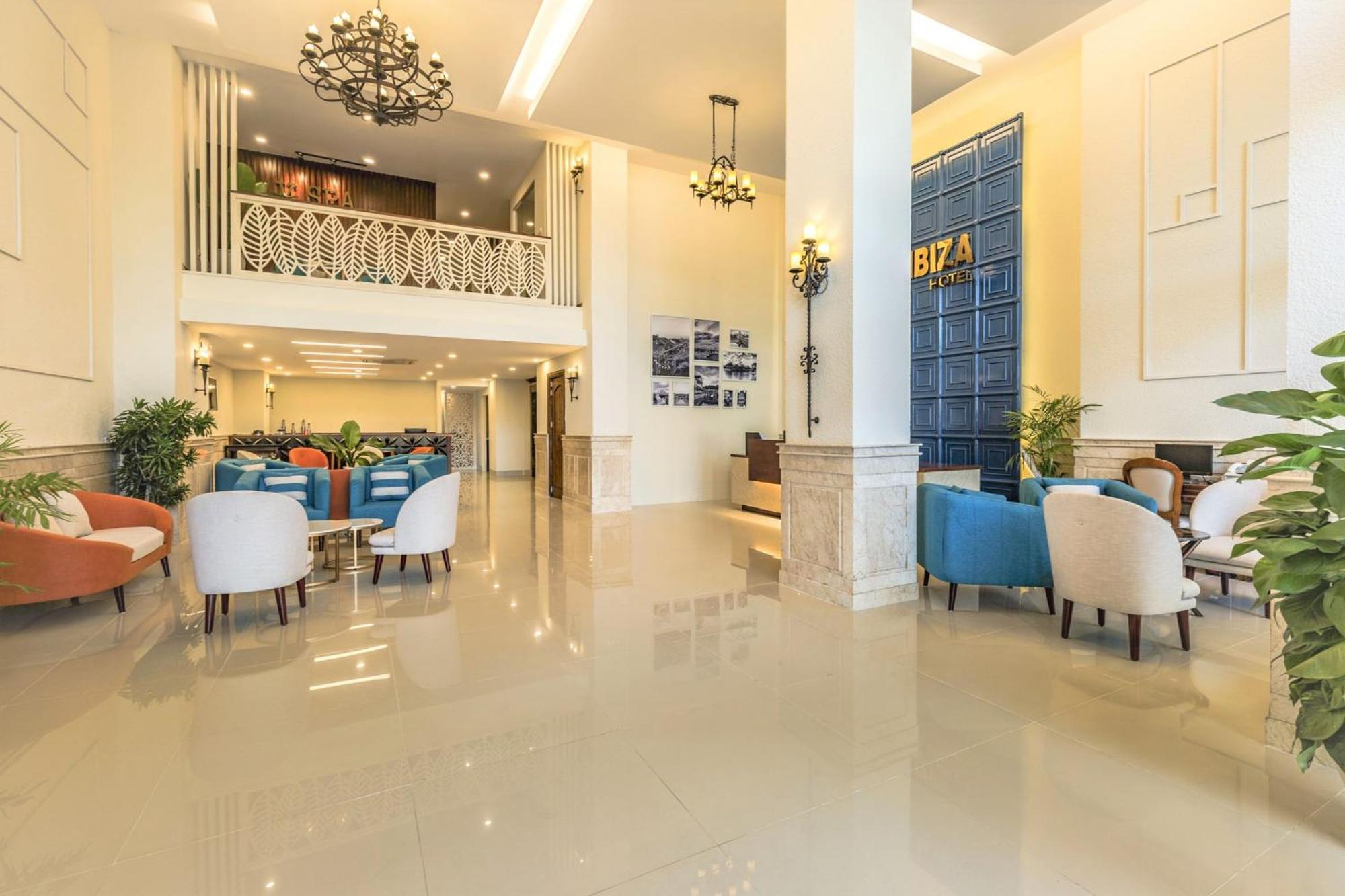 Ibiza Riverfront Da Nang Hotel Powered By Aston Exteriör bild
