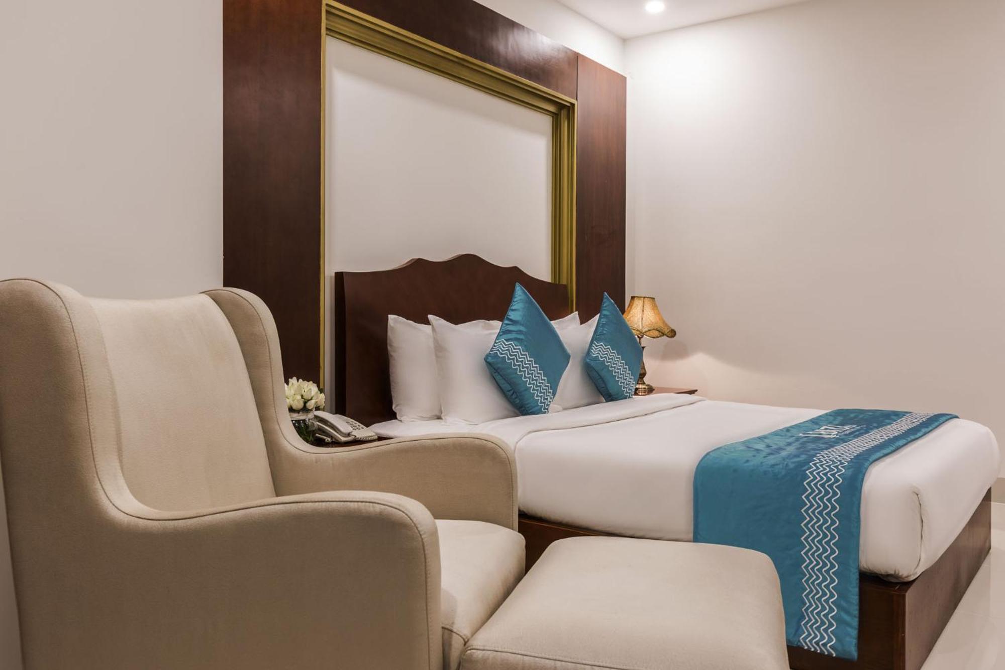 Ibiza Riverfront Da Nang Hotel Powered By Aston Exteriör bild