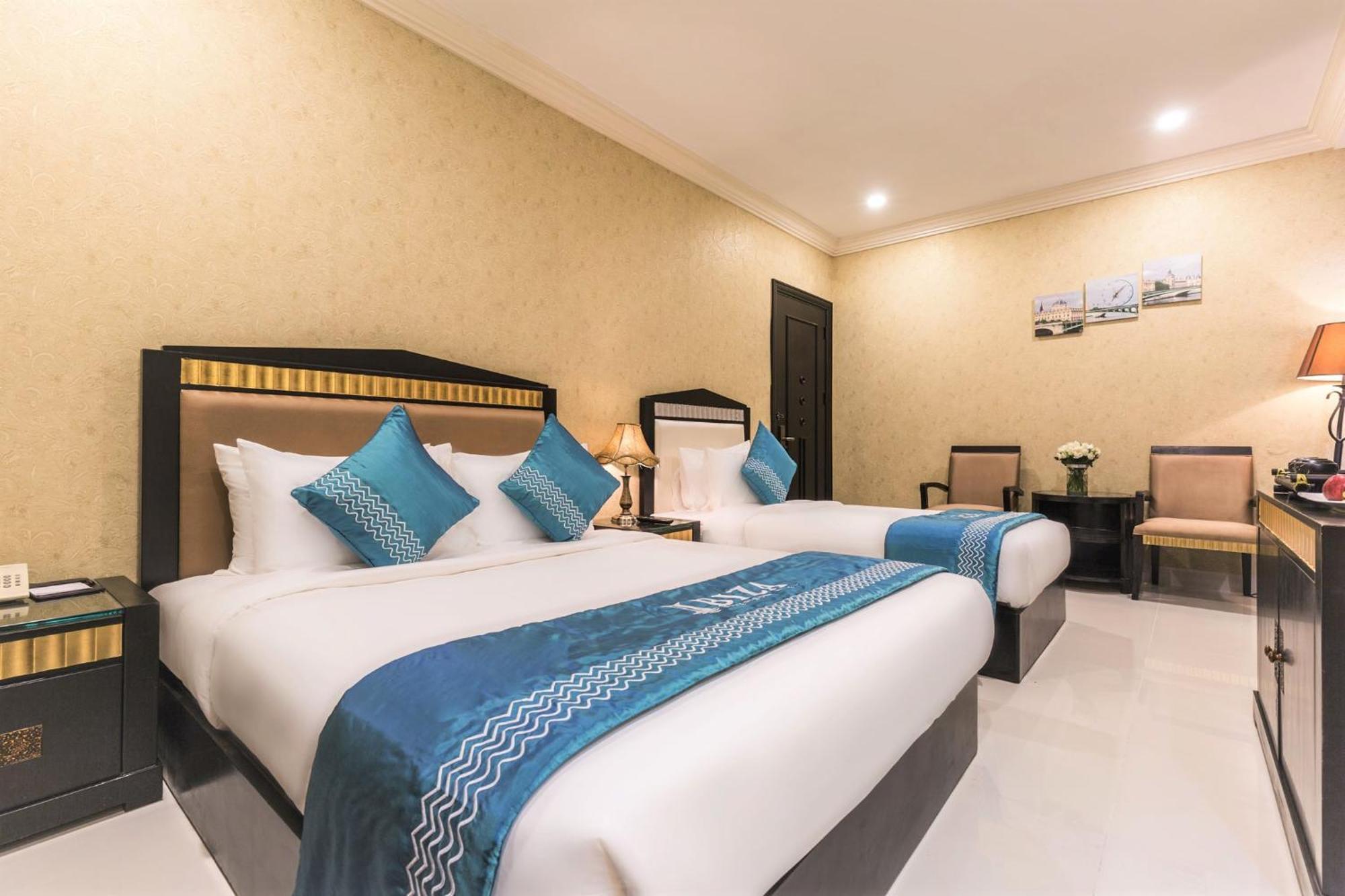 Ibiza Riverfront Da Nang Hotel Powered By Aston Exteriör bild
