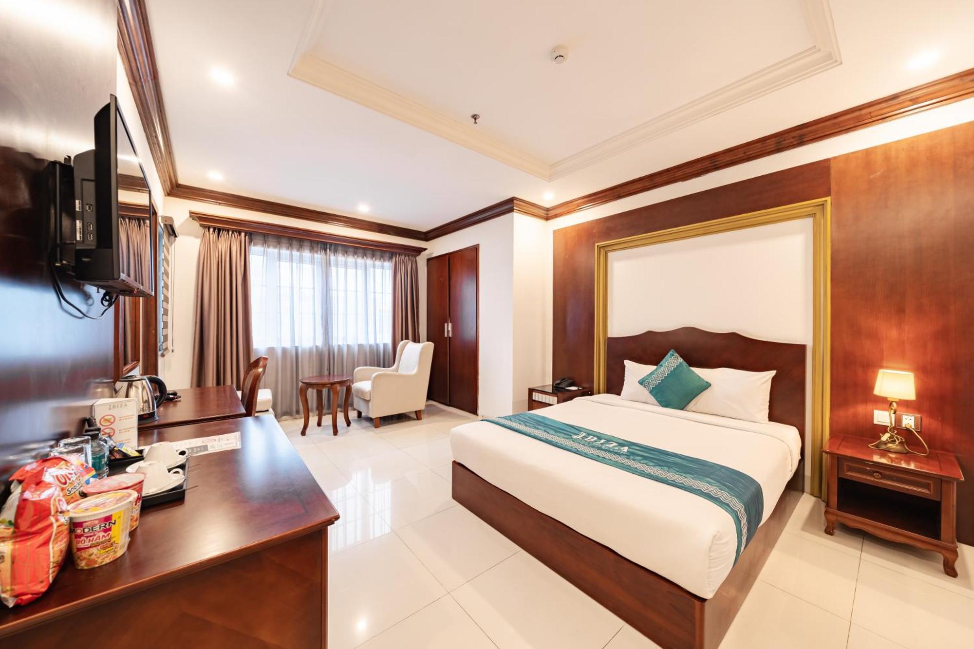 Ibiza Riverfront Da Nang Hotel Powered By Aston Exteriör bild