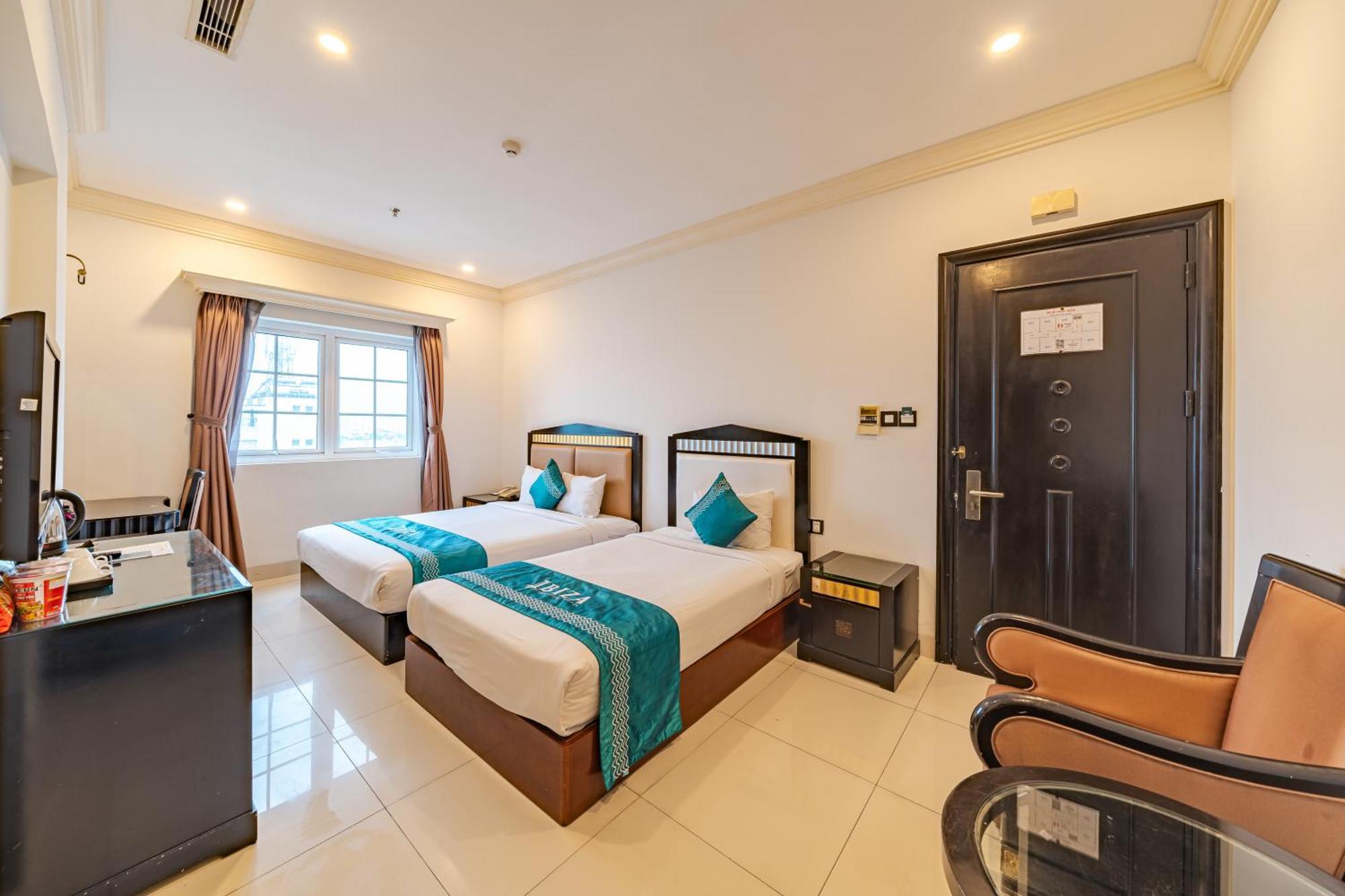 Ibiza Riverfront Da Nang Hotel Powered By Aston Exteriör bild