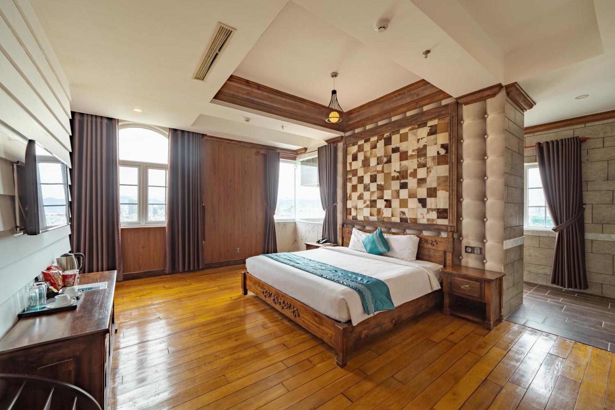Ibiza Riverfront Da Nang Hotel Powered By Aston Exteriör bild