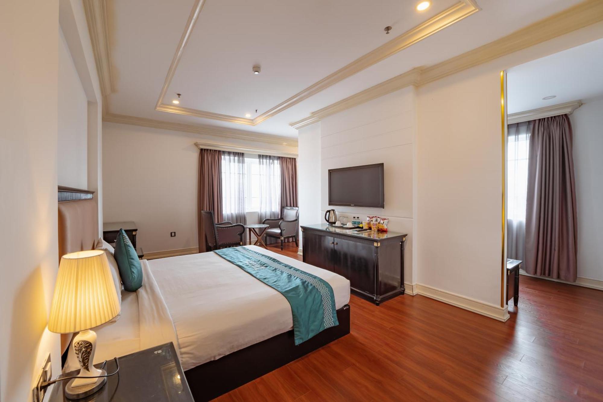 Ibiza Riverfront Da Nang Hotel Powered By Aston Exteriör bild